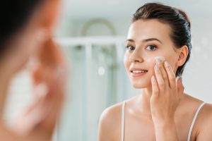 6 häufigste Fehler in der Hautpflege. Was sollen Sie unbedingt vermeiden?