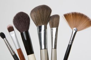Make-up-Pinsel pflegen – Tipps